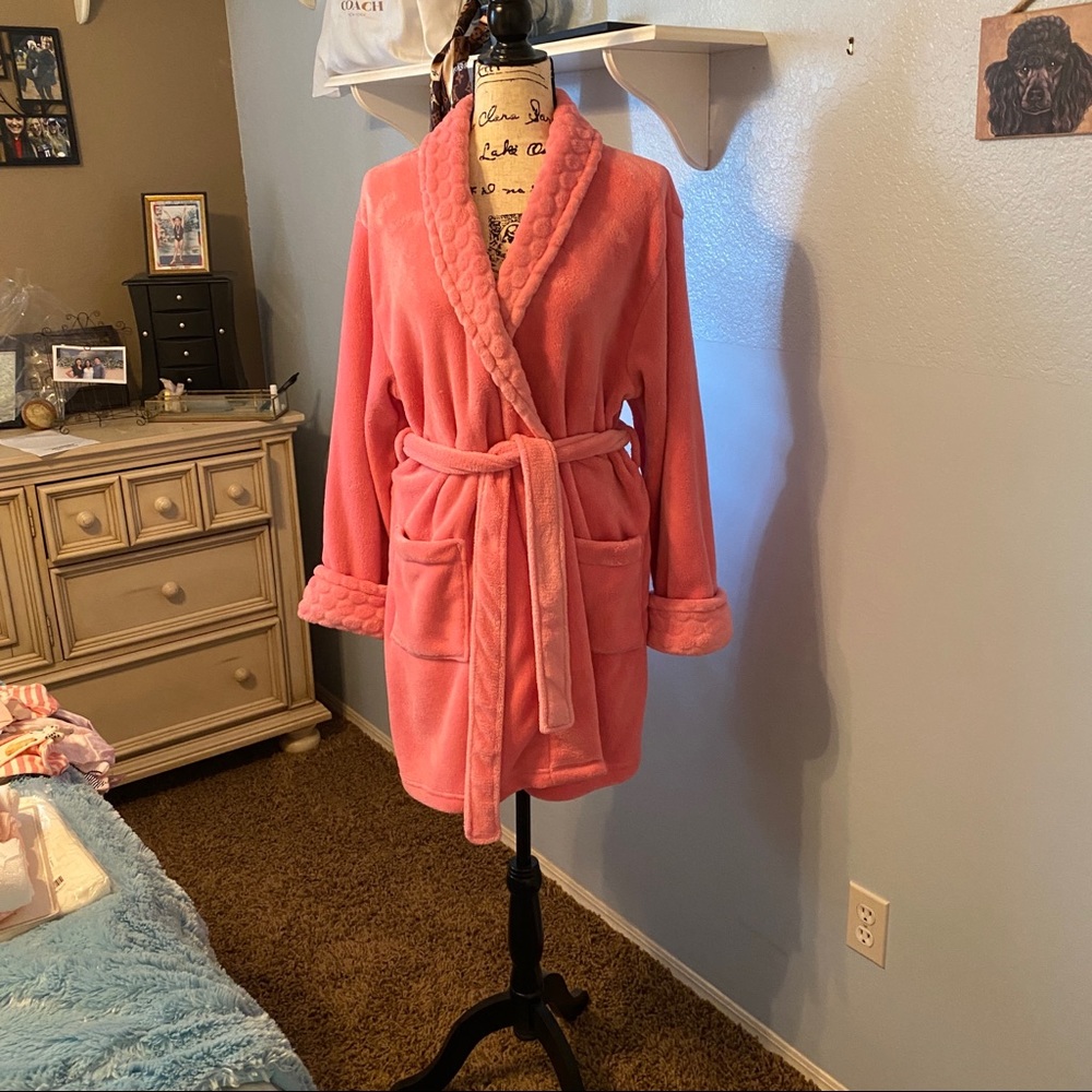 Bath robe , pink